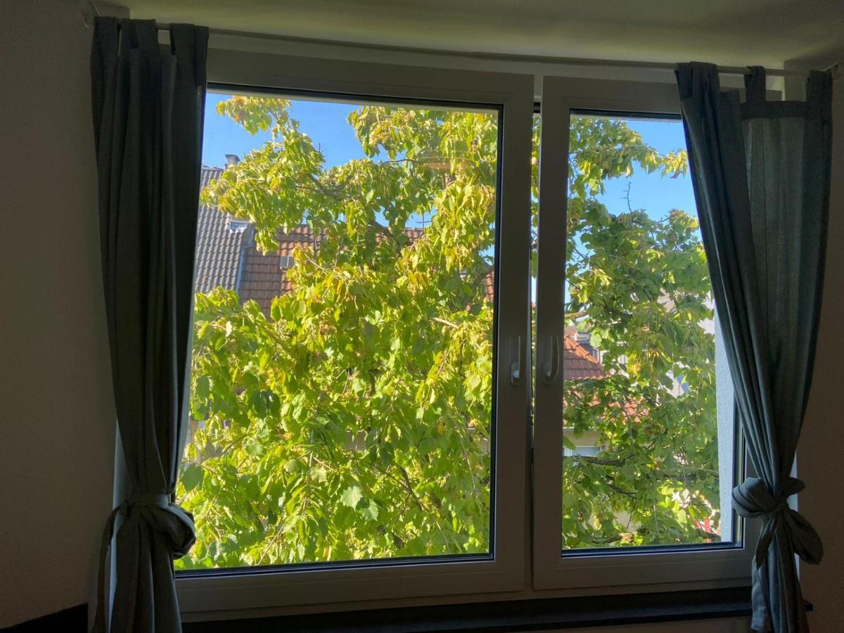 Apartment With Balcony Koln Bagian luar foto