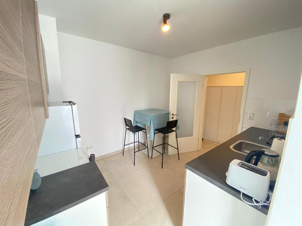 Apartment With Balcony Koln Bagian luar foto
